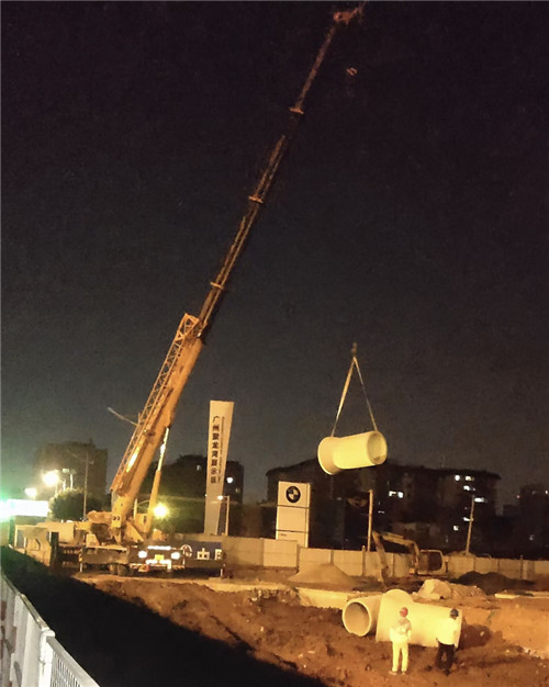 夏县“弯臂矫正”—— 吊车的 “形变补偿” 技术